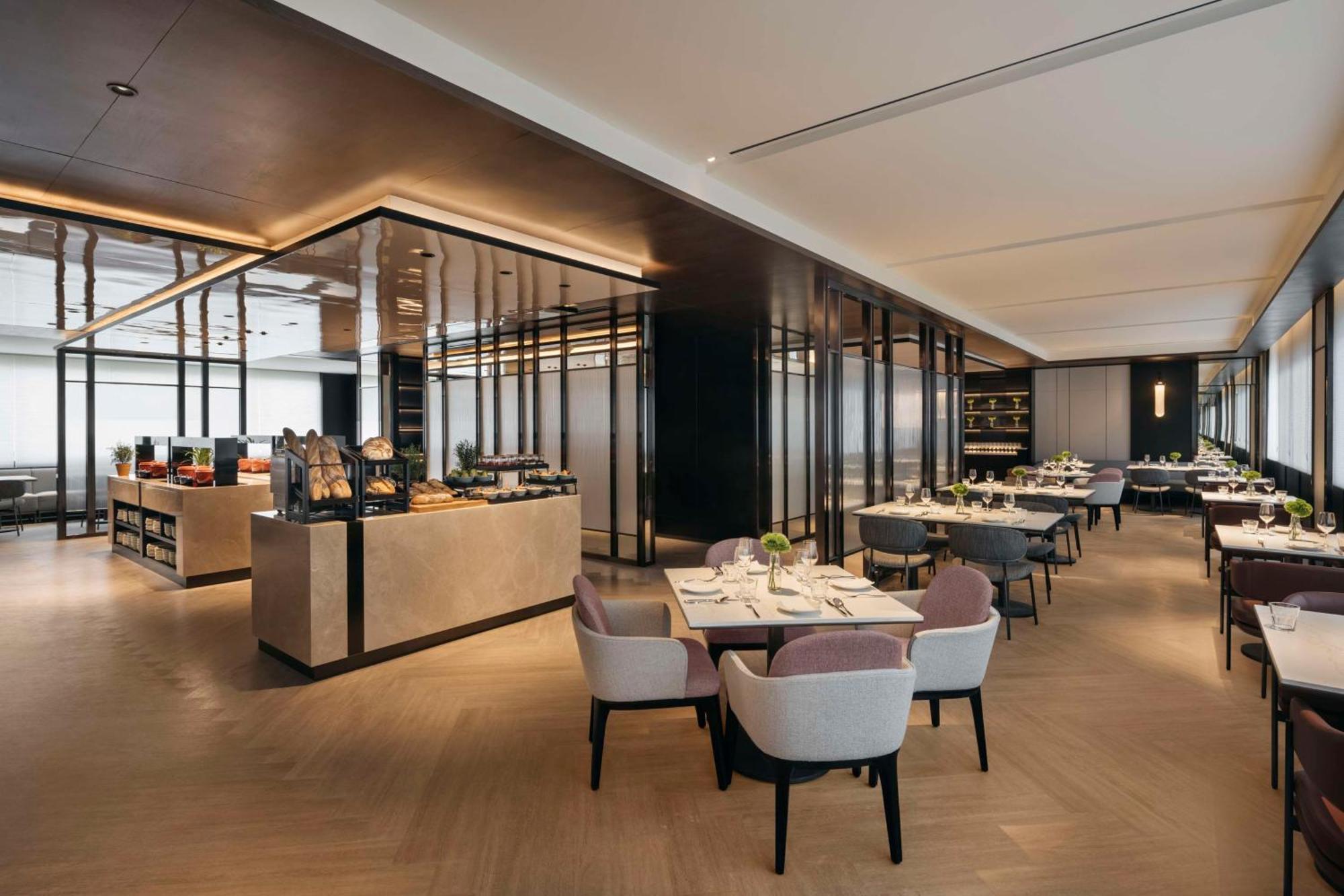 Hilton Singapore Orchard Eksteriør bilde The Club at Hong Kong International Airport