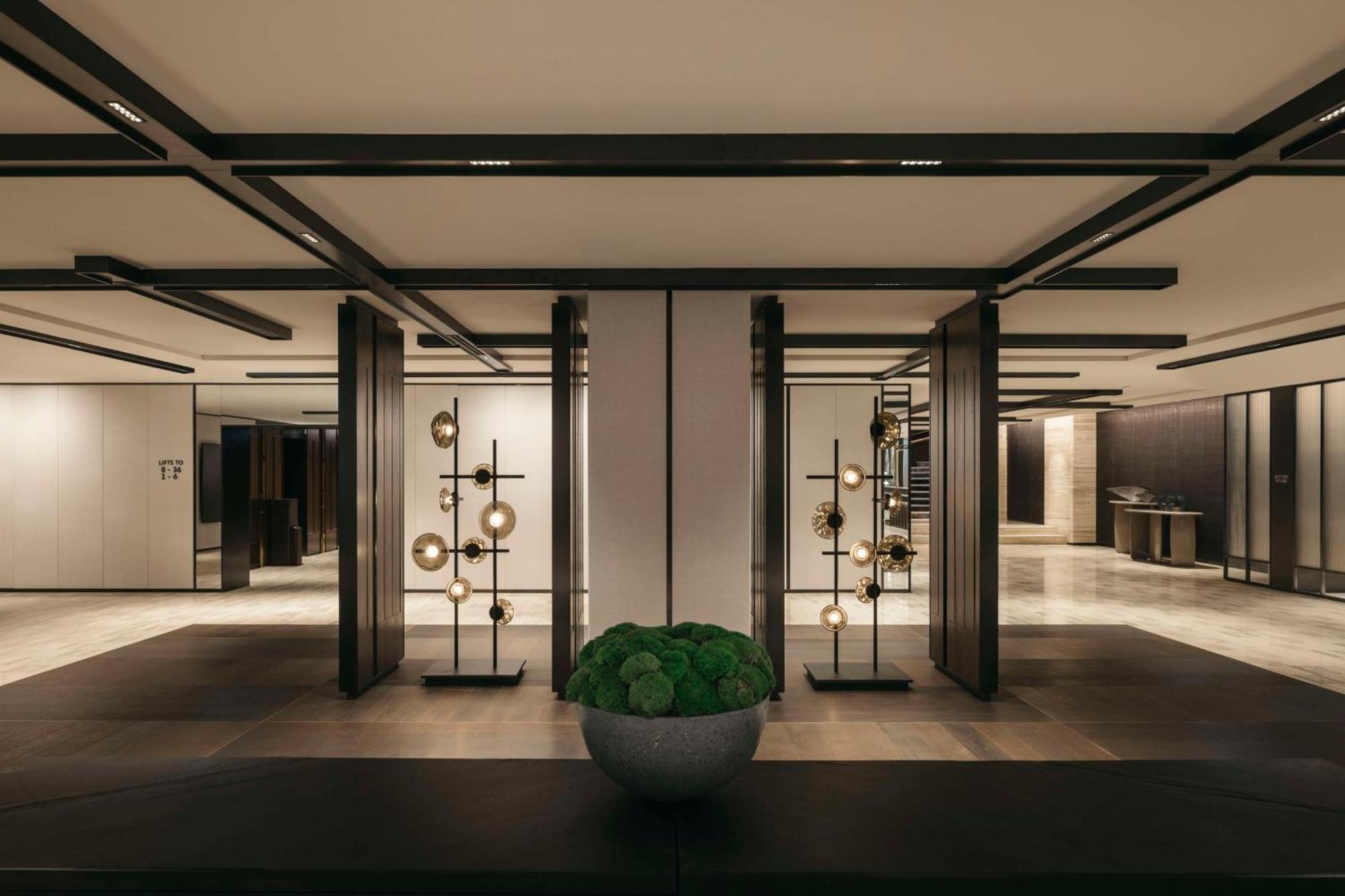Hilton Singapore Orchard Eksteriør bilde The lobby of the hotel